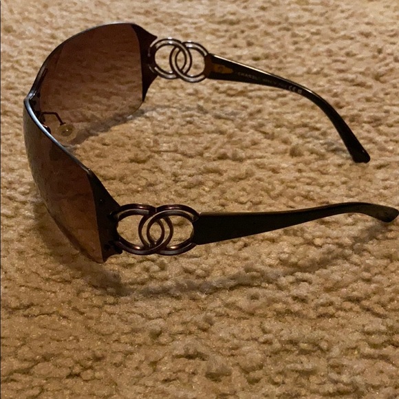 Chanel sunglasses - Picture 3 of 8